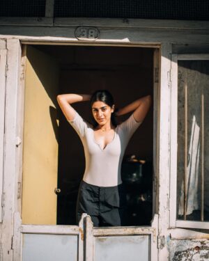 Sakshi Vaidya Instagram - as good as it gets 
.
.
.
📸: @bharat_rawail