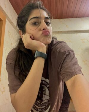 Sakshi Vaidya Instagram - looking at you like my post 🫶🏼☺️