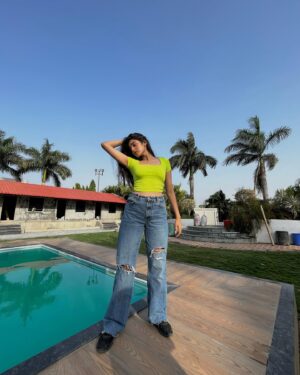 Sakshi Vaidya Instagram - I’m loving these hues ☺️ #weekendvibes