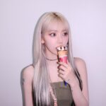 Sakura Miyawaki Instagram - 요즘 (좀 전)