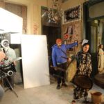 Salma Abu Deif Instagram - خلف الكواليس مع شيماء و نسمة و أمال و سحور و علي و حمادة و ماما حمدية و أم أحمد و مخرجتنا ياسمين أحمد كامل🫶🏻#أعلي_نسبة_مشاهدة Shots: @engyelshazley Production: @eproducers_productions Director: @yasmine.ahmed.kamel DOP: @youssef.baroud Stylist: @kazzam1963
