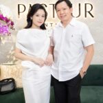 Sam Instagram - Cảm ơn các anh chị em bạn bè hôm qua đã ghé ủng hộ 2 mẹ bỉm với dự án mới ❤️ Em rất biết ơn và hạnh phúc ạ 🫶🫶 Từ nay cả nhà muốn có nụ cười đẹp toả sáng hãy đến với Nha khoa Pasteur của e nhe 🤗🤗