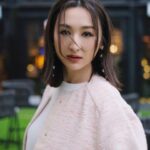 Samantha Ko Instagram - Feed your soul. 🎨 Stylist @wwchezw @anteprimahk Make up @littlewhite_makeup Hair @jameslee_hair #sammko