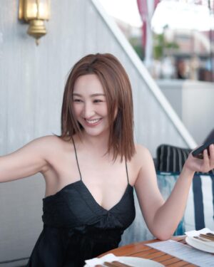 Samantha Ko Instagram - 想去旅行了🌴🌻☀️🏖️

#sammko