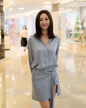 Samantha Ko Instagram - 最近很充實🩵

Stylist @wwchezw 
#sammko #隨拍