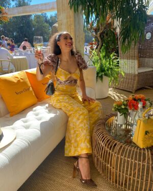 Samantha Logan Instagram - @veuveclicquotusa #VCPoloClassic
🥂🏇🏽✨🌷🌞🍾