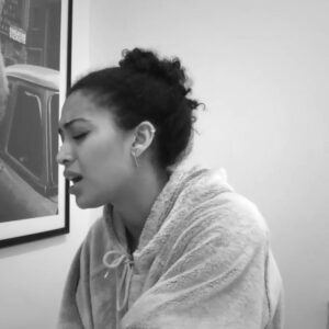 Samantha Logan Instagram - giving everyone a big virtual hug 🤗🖤
definitely going out of my comfort zone with this one but here it is lol 👍🏽🥴
Song: Heavy - @kianalede