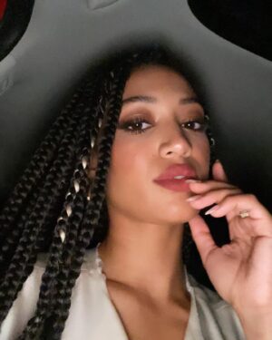 Samantha Logan Instagram - ordering food. what should I get?