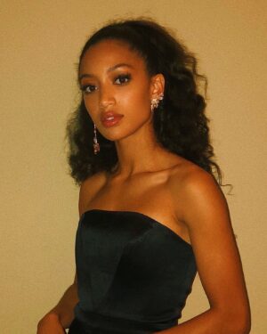 Samantha Logan Instagram - archive.