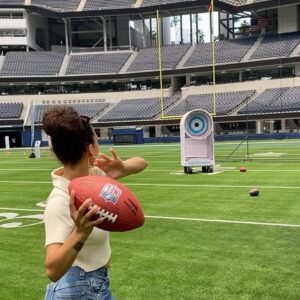 Samantha Logan Instagram - mood cause you guys made @cwallamerican #1 on @netflix AGAIN! Thank you for the outpour of love and support ❤️❤️❤️💙💙💙
also shoutout @rams for the stadium tour!