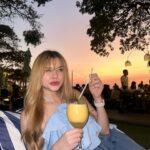 Samantha Melanie Coates Instagram - 🍹