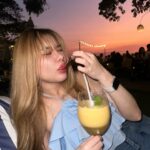 Samantha Melanie Coates Instagram - 🍹