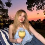 Samantha Melanie Coates Instagram - 🍹