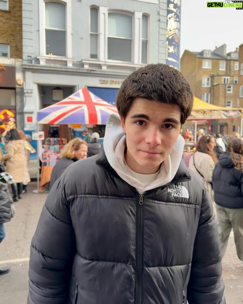 Samantha Vallejo-Nágera Instagram - 24h en Londres🇬🇧 con 🧑🏻👦🏼🧒🏻 #roscónforpresident