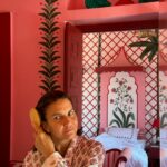 Samantha Vallejo-Nágera Instagram - Soñaba con conocer @villa.palladio.jaipur 🐓🦚❤️🐄👳🏽‍♀️🇭🇺