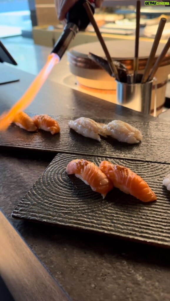 Samantha Vallejo-Nágera Instagram - Como me encanta ir a @kabuki_madrid y disfrutar de un Sukiyaki calentito para mojar en carne con un sabor espectacular sin olvidar sus nigiris y el mochi que nunca defrauda 🍣🍱 ¡Bravo!