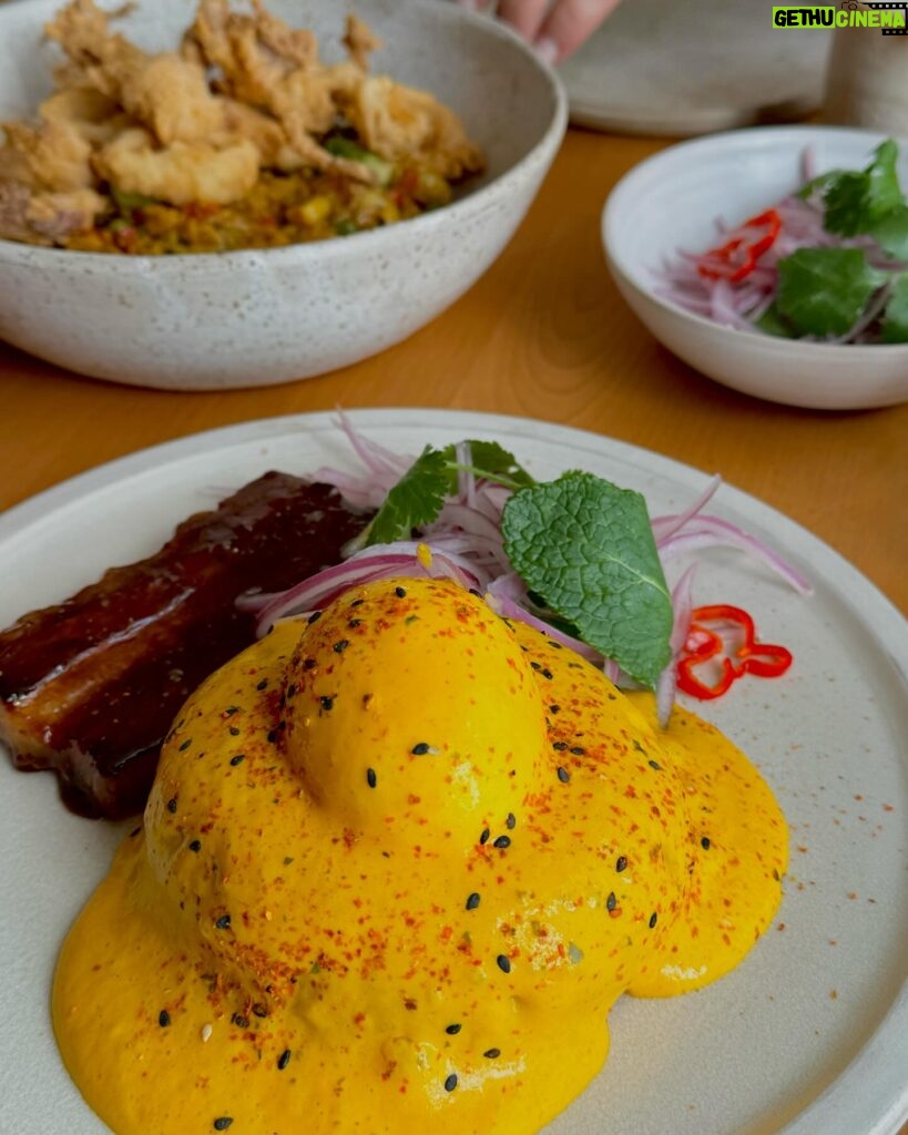 Samantha Vallejo-Nágera Instagram - Anticuchos, sanguchón, lomo saltado, pollito a la brasa... ¡Planazo! Un trozo de 🇵🇪Peru @llamainnmadrid