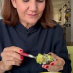 Samantha Vallejo-Nágera Instagram - Cebolleta, aguacate, ese toquecito de vinagre en el arroz de sushi…🙃🙂🙃🙂 este Japo Snack es fácil de hacer y está riquísimo 👌🏼