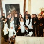 Samantha Vallejo-Nágera Instagram - Cuando empecé con el catering, mis amigos hacían de camareros. Esto fue en un cumpleaños de Paco Muñoz en Pedraza. Reconoces a alguien? #tbt