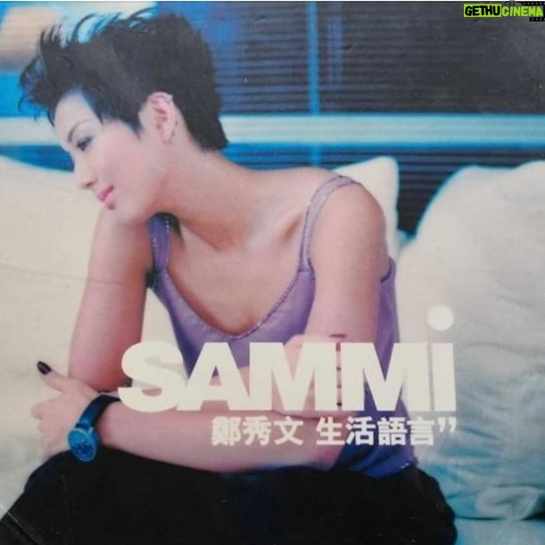 Sammi Cheng Instagram - 以前的年代，自己沒能力擁有形象設計師。 什麼都自己一手包辦。 自己揀，自己買，自己諗concept. 不懂也要懂，儘量學，儘量了解自己， 善用自己。Mi好相信自己的直覺。 #當時堅信這造型必須要襯上一隻男裝錶 #懷念短髮 #blackhair😍 #感激髮型師 @billychoihc @hairculturehk #阿zing的妝容 #感激當年的經理人李進開啟Mi去大量聆聽和吸收不同類型的音樂