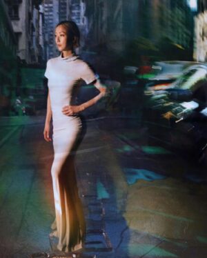 Sammi Cheng Instagram - ♥️♥️♥️♥️
#這麽多年一直努力發掘可造可塑可行性
攝影師陳漫建議在Mi兩頰加上三五成群小雀斑😄
Why not？ let’s add it!! 😁 
做自己。也做些不同的自己。好玩。😄
@chenman  @elle  @ysl  #ysl  #jewellery 
#womanportrait  #elle  #makeuptutorial  #makeupideas  #makeup  #freckles  #frecklesmakeup