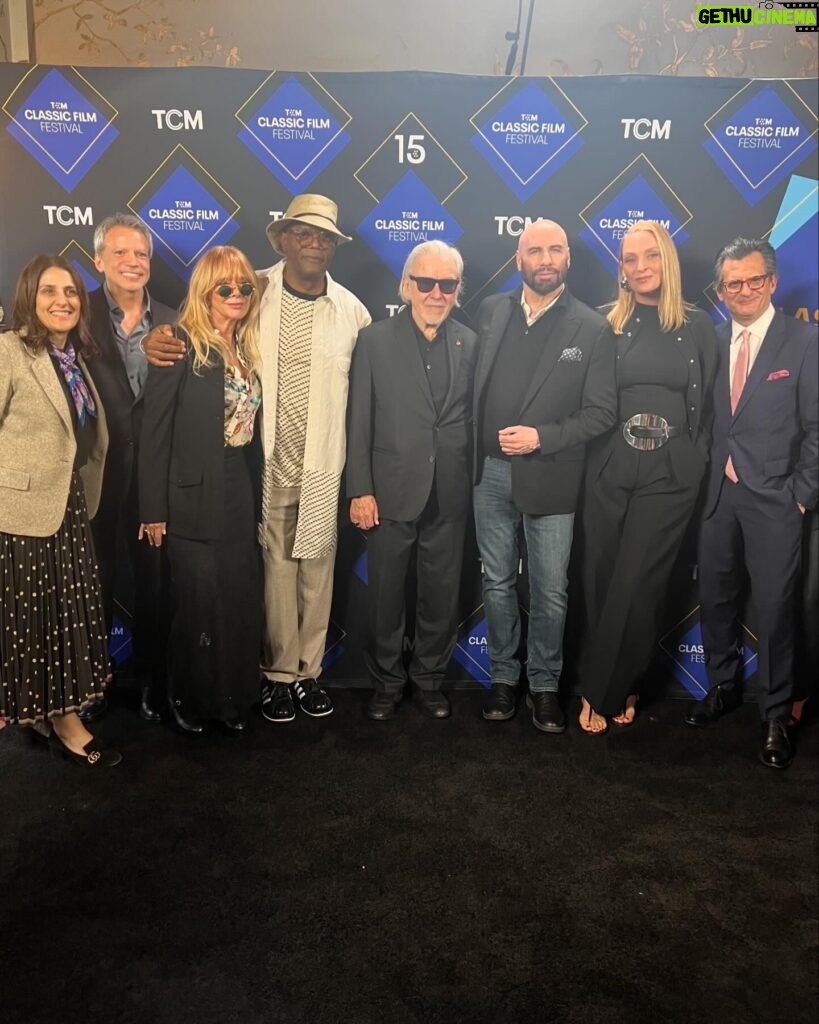 Samuel L. Jackson Instagram - Celebrating 3️⃣0️⃣ YEARS of PULP FICTION with @umathurman, @johntravolta, Harvey Keitel, @rosannaarquette and lots of our cast and crew 👊🏾👊🏾 We missed QUENTIN but loved watching it on the big screen again!! 🎥 Thanks to @tcm Film Festival for hosting us on opening night 💯 #TCMFF #JulesWinnfield #PulpFiction