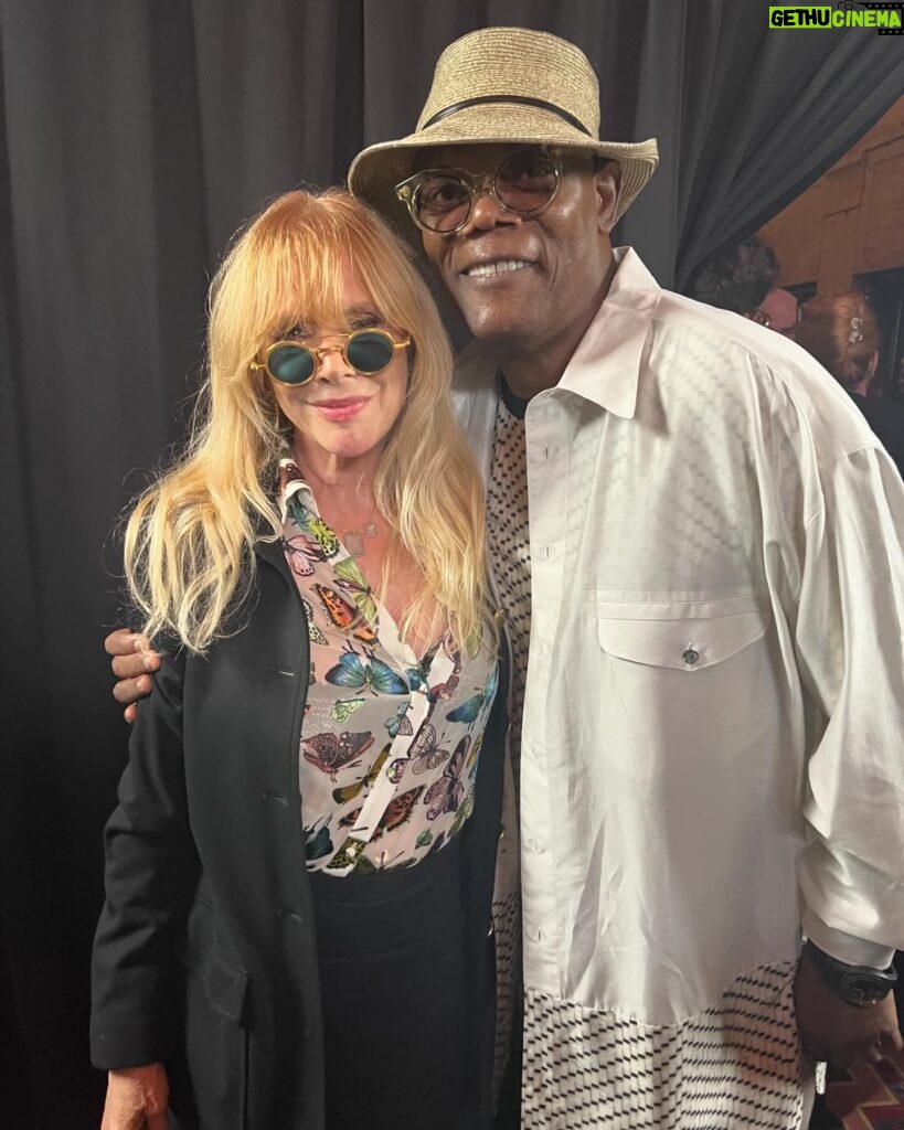 Samuel L. Jackson Instagram - Celebrating 3️⃣0️⃣ YEARS of PULP FICTION with @umathurman, @johntravolta, Harvey Keitel, @rosannaarquette and lots of our cast and crew 👊🏾👊🏾 We missed QUENTIN but loved watching it on the big screen again!! 🎥 Thanks to @tcm Film Festival for hosting us on opening night 💯 #TCMFF #JulesWinnfield #PulpFiction