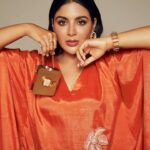 Samyuktha Instagram - Bold splash of orange to own the spotlight! 💥 #SlayingInStyle Outfit: @store.niam Jewellery : @suhanipittie Styling: @sandhya__sabbavarapu Makeup: @sadhnasingh1 Hair : @koduruamarnath Photography: @ishan.n.giri Managed by: @theblinders.in