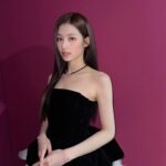 Sana Minatozaki Instagram - 🩷🖤🖤