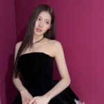 Sana Minatozaki Instagram - 🩷🖤🖤