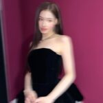 Sana Minatozaki Instagram - 🩷🖤🖤