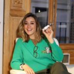 Sandra Barneda Instagram - #publi Lo que más me preocupa con el paso del tiempo en mi piel y creo que la de muchas de vosotras también; son las manchas y la perdida de firmeza, yo he notado un cambio brutal desde que he incorporado nutricosmética como parte de nuestra rutina diaria, con las cremas notamos efecto en la superficie, pero para atacar al problema de raíz la nutricosmética es un imprescindible ya que actúa desde el interior y los resultados son realmente visibles.  Yo desde hace un tiempo lo hago con @luxmetique .  Utilizo #hyagold y con #hyagoldnight junto con #unifique y noto: ·      Piel más luminosa y jugosa ·      Atenuación de manchas e igualación del tono de mi piel ·      Hidratación profunda y relleno de arrugas ·      Rostro más descansado y con mejor aspecto ·      Alivio de dolores osteoarticulares ¿Vosotros también utilizáis nutricosmética? Os leo
