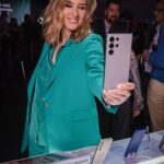 Sandra Barneda Instagram - Ayer fue un día muy especial, @samsungespana presentó Eureka, su primer dispositivo que integra Inteligencia Artificial, iniciando así la nueva era Galaxy AI. Tuve la suerte de asistir a este eventazo en el que conocimos las novedades de este lanzamiento de una forma divertida y animada. ¿Estás preparado para conocer el nuevo Galaxy S24 Ultra? @samsungespana #SamsungUnpacked #GalaxyAI #GalaxyS24 Ultra