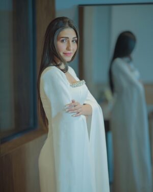 Sandy Jamal Instagram - صور من يوم عقد القران  ناسيه انشرها الكم 😁

Photographer: @mahmod.alrawi.ph