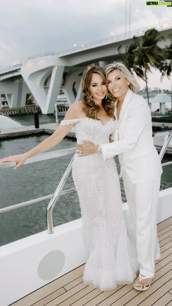 Sandy Yawn Instagram - Captain Sandy TIES THE KNOT 💕 On May 11th , we officially became Mrs Sandy & Leah YAWN. I Married the love of my life Photos by @kellymartucci Makeup by @yourfacebygrace Hair @brittany.primsalon Wedding Planner @amandagoesplaces Catered by @chefdavewhite Married by @nadinerajabi Yacht @shesa10too