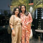 Sanjjanaa Instagram - Was a beautiful evening & a event conducted by @sanghvi_lalit_ & @binammehta , in association with @redfmbengaluru , Had a lovely time meeting old friend @dharamm74 , and was a lovely evening at @gillysblr . #bannerghatta #road .