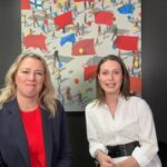 Sanna Marin Instagram - IG-live presidenttiehdokkaamme Jutta Urpilaisen kanssa. Tiukkaa asiaa ulko- ja turvallisuuspolitiikasta, maailman tilasta ja muun muassa globaalista vaalivuodesta 2024 🇫🇮🇪🇺🇺🇸🇬🇧🇮🇳