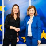 Sanna Marin Instagram - Full days of meetings and insightful discussions in Brussels 🇪🇺 Prime Minister of Belgium 🇧🇪 @alexanderdecroo, President of the @eucouncil @CharlesMichel, Vice President of the @europeancommission Věra Jourová, European Commissioner for International Partnerships @juttaurpilainen, Commissioner for Neighbourhood and Enlargement Olivér Várhelyi, Commissioner for Health and Food Safety @skyriakides as well as Commissioner for Financial Services, Financial Stability and Capital Markets Union @mcguinnesseu as well as many other great professionals. 🇪🇺 Also thank you @institutegc Brussels for organizing a full house discussion on the European future of #Ukraine and #Moldova with Deputy Prime Minister for European and Euro-Atlantic Integration of Ukraine Olha Stefanishyna @olhastefanishyna, Deputy Prime Minister for European Integration Cristina Gherasimov, and EU Commissioner for Jobs and Social Rights, @pes_eu Common Candidate Nicolas Schmit. The question of enlargement is now being discussed under very unique geopolitical circumstances - different than ever before. Ukrainian & Moldovian proggress on the path of EU integration is fundamentally linked to the broader question European values and security. This is why it’s crucial for Europe to articulate a clear positioning: aggressive actions will only lead to the citizens of Ukraine and Moldova choosing the European way: collective commitment to peace, stability, international norms, and the sovereignty of nations to determine their paths. 🇪🇺🇺🇦🇲🇩