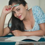 Sanya Thakur Instagram - Tere likhe panne mein aaj bhi palat jaati hu..bina tujhe chhue ,mein tujhe yuhi aaj bhi chhu jaati hu…. Pc - @sahil_navadiya_ #pen #writing #yours #love #paper #khhats #sanyathakur