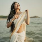 Sanya Thakur Instagram - Saree look - Always 💕 😍 . . 📷 @sahil_navadiya_ & team @fashion.by_snf 💄 @makeup_asfaque . . #fashion #photoshoot #photooftheday #indianwear #tradition