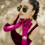 Sanya Thakur Instagram - Stress doesn’t really go with my outfit 😇 #fashion . 📷 @sahil_navadiya_ & team @fashion.by_snf 💄 @makeup_asfaque . #confidence #art #fashion #photoshoot