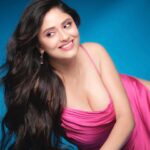 Sanya Thakur Instagram - Have you heard about mermaid’s 🧜‍♀️ #sanyathakur #goodmorning #itsbeenpink #mermaidsarereal