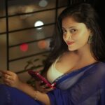 Sanya Thakur Instagram - Just watching memes on phone And the last one from these ✨. #goodmorning #smile