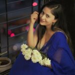 Sanya Thakur Instagram - May the divine blessings of Durga Ma bring happiness and success to your life. Happy belated Vijayadashami to all my people ♥️. #goodmorning #happydurgapuja #vijayadasmi #jaimatadi🙏