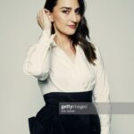 Sara Bareilles Instagram - Get styled by @savwhite in a killer dress from @carolinaherrera , some shoes you would play basketball in (if you played basketball)by @charlesandkeithhh, hair by @jemmamuradian, makeup by @tobimakeup - and a fiancé like @joetipps who understands the assignment…. Let your leg go to the ball!!! @waitressmusical premiere at @tribeca. Photographs by the amazing @eriktanner