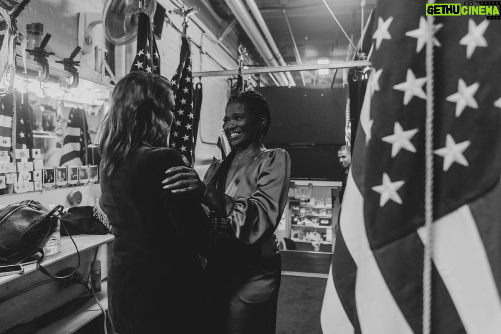 Sara Bareilles Instagram - #broadwayforbiden ❤️🇺🇸🏳️‍🌈🏳️‍⚧️ This event was unforgettable for many reasons. From climate protesters “singing” along with me about issues I totally agree with, to laughing and marveling at my incredible friends in theater, to sharing a deep conversation about how important firefighters are with @potus himself- I am reminded that the next election means so much. ALL the work we have to do depends on, among many things, making sure we win elections and especially this one. It is unthinkable to imagine the alternative. It was an honor and I love these pictures so much! Thank you @emilcohen!!