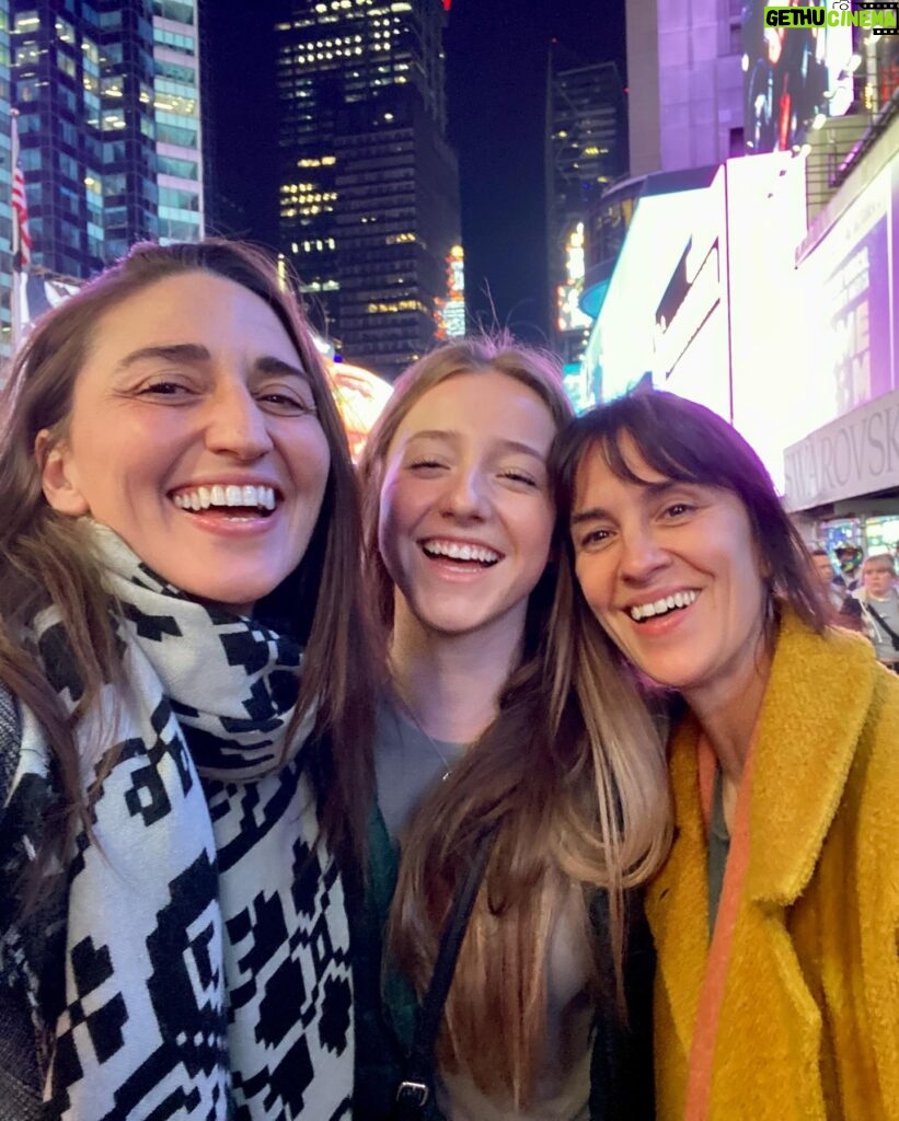 Sara Bareilles Instagram - She’s 21 and she’s smart, loyal, loving, funny, generous, kind, and beautiful inside and out. Happy 21 to my little sister @melodybareilles who is just at the beginning of her big, wild, unpredictable life. I wish you so many surprises and so much joy. Love you so much!! ❤️😘🍾