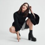 Sara Bareilles Instagram – I recently had a long and lovely conversation with Sara Stewart about all things life and Waitress- and did a full on fashion shoot. 😱🎩💅🏼 

The Waitress film releasing is one of the proudest moments in my life- and it has been hard won and a labor of love. I am so grateful for every chance to talk about it and share my excitement- like a proud mama. 

Sending love and pictures of me pretending to feel confident. 😉

Publication: @alexa_nypost

Photos: @victoriawill

Stylist: @anahitaglitters

Hair: @satokoco

Makeup: @samanthalmua

Nails: @nailcouturekk

Photo Editor: @jessicahober

Talent Booker: @thelifeofthepatty

Fashion Assistants: @alex_bullock, @megpowerss