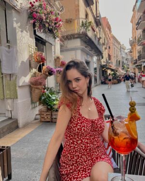 Saraí Meza Instagram - today’s good mood sponsored by ✨aperol spritz✨