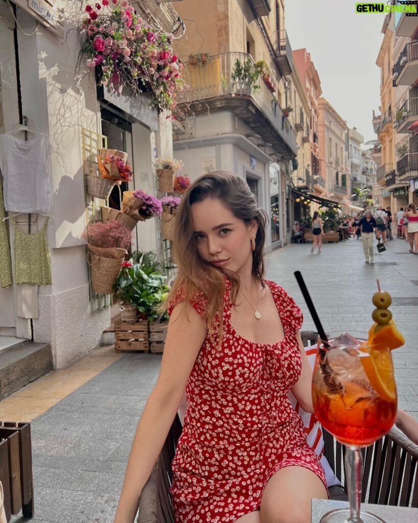 Saraí Meza Instagram - today’s good mood sponsored by ✨aperol spritz✨